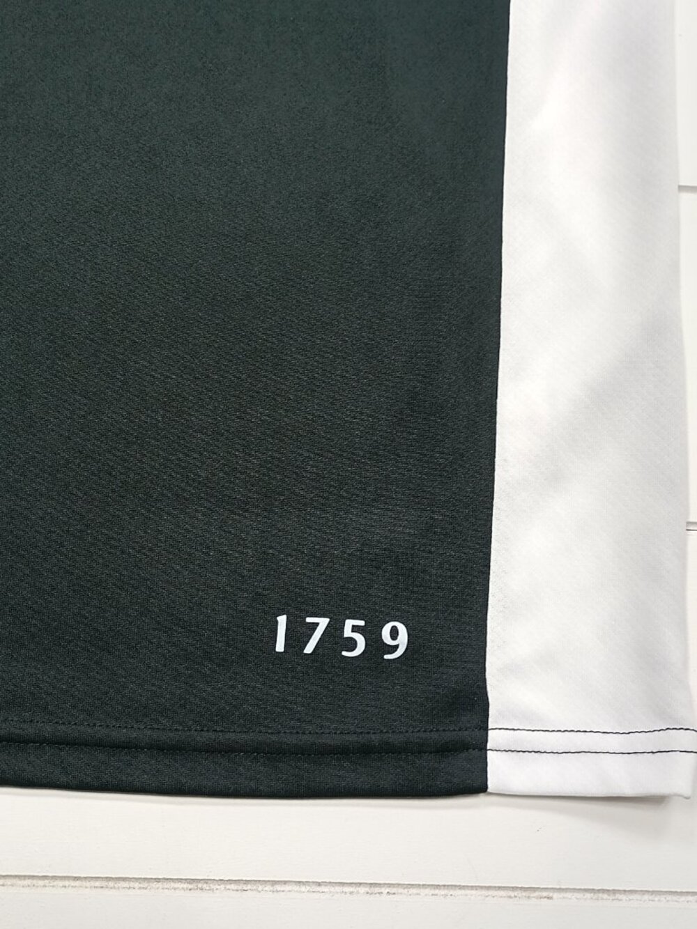 Guinness Rugby Jersey Men’s M Black White Dry Fit Performance Ireland 1759 - Picture 7 of 9
